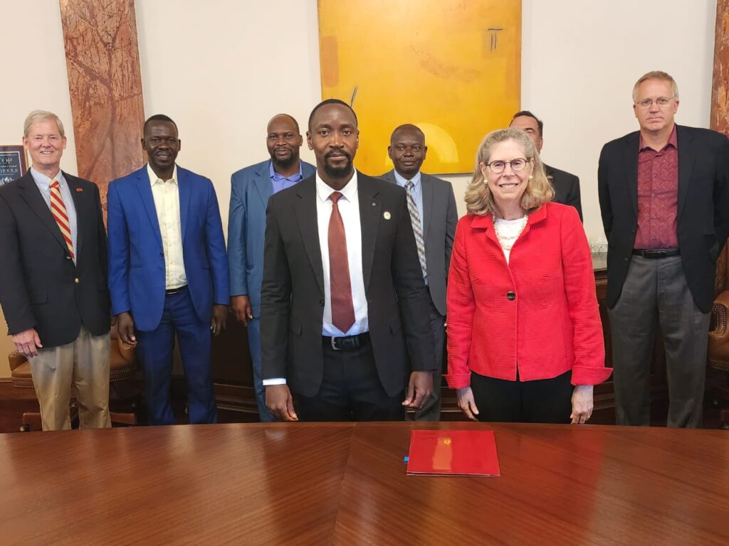 Kyabazinga engages with Iowa state university president during official tour
