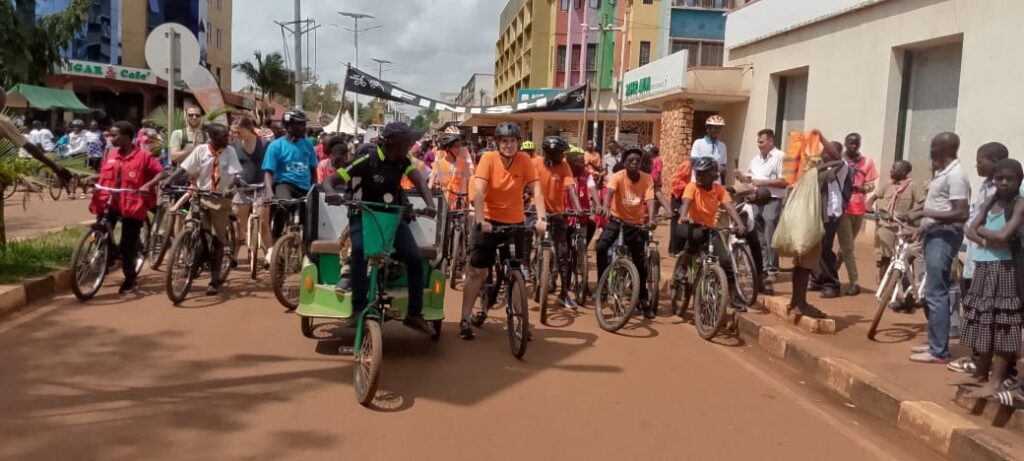 Dutch Ambassador leads Jinja in celebrating car-free day with cycling festivities